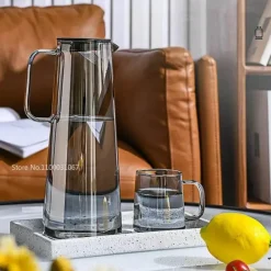 Grauer Glaskrug - Wasser- und Saftkrug mit großem Fassungsvermögen