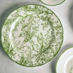 Grüner Essteller mit Blumenmuster – Elegantes Blumendesign aus Keramik