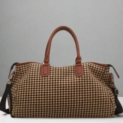 Große Sporttasche mit Hahnentrittmuster – Vielseitiges Reise- und Übernachtungsgepäck