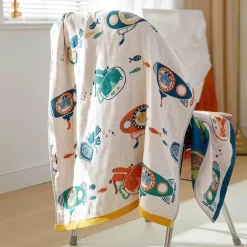 Großes Badetuch aus Baumwollgaze mit Cartoon-Motiv – 70 x 140 cm
