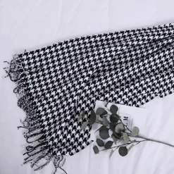 Hahnentritt-Überwurfdecke – Gemütlicher Wohndekor-Akzent