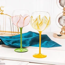 Handbemalter Weinkelch – Künstlerisches Rotweinglas für Hochzeitsfeiern