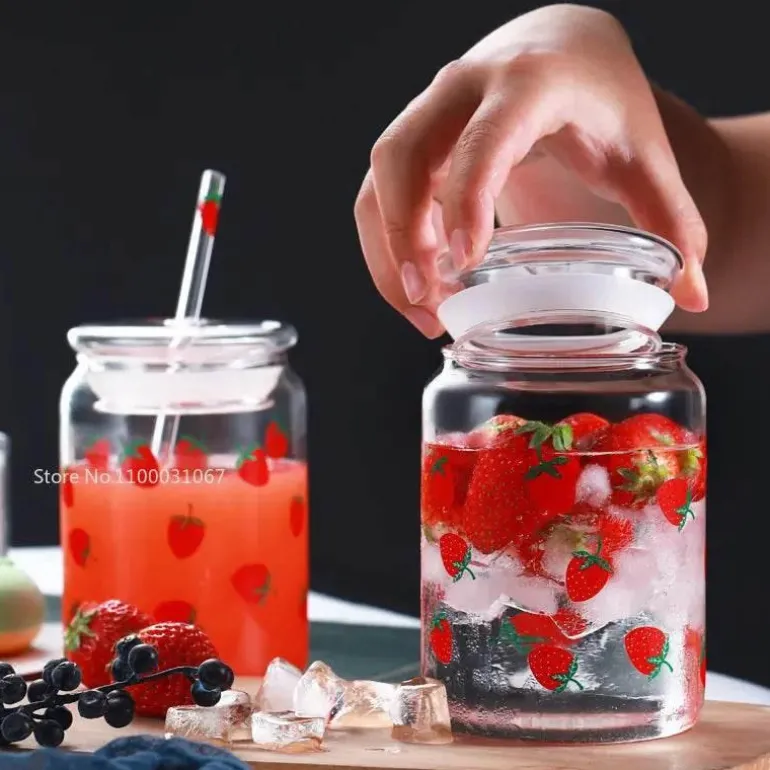 Handgefertigtes Glasbecher-Set – 600 ml Erdbeer-Kaltgetränkebecher mit Trinkhalmen