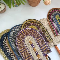 Handgewebte Binsenfächer-Wandkunst – Dekorativer Wohnakzent