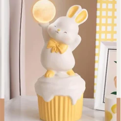 Happy Rabbit Tischlampe – Stilvolle Harzbeleuchtung