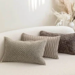 Hellgraue Kissenbezüge mit Kaffeestruktur - Moderne Wohndekor-Kissen
