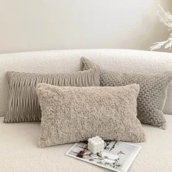 Hellgraue Kissenbezüge mit Kaffeestruktur - Moderne Wohndekor-Kissen