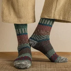 Herren-Crew-Socken im Ethno-Stil – Stilvolle Socken im kulturellen Stil