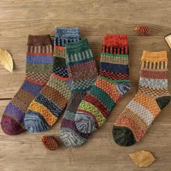 Herren-Crew-Socken im Ethno-Stil – Stilvolle Socken im kulturellen Stil