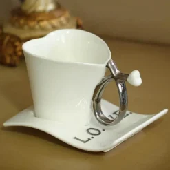 Herzförmige Kaffeetasse aus Keramik – süßes und stilvolles Trinkgeschirr