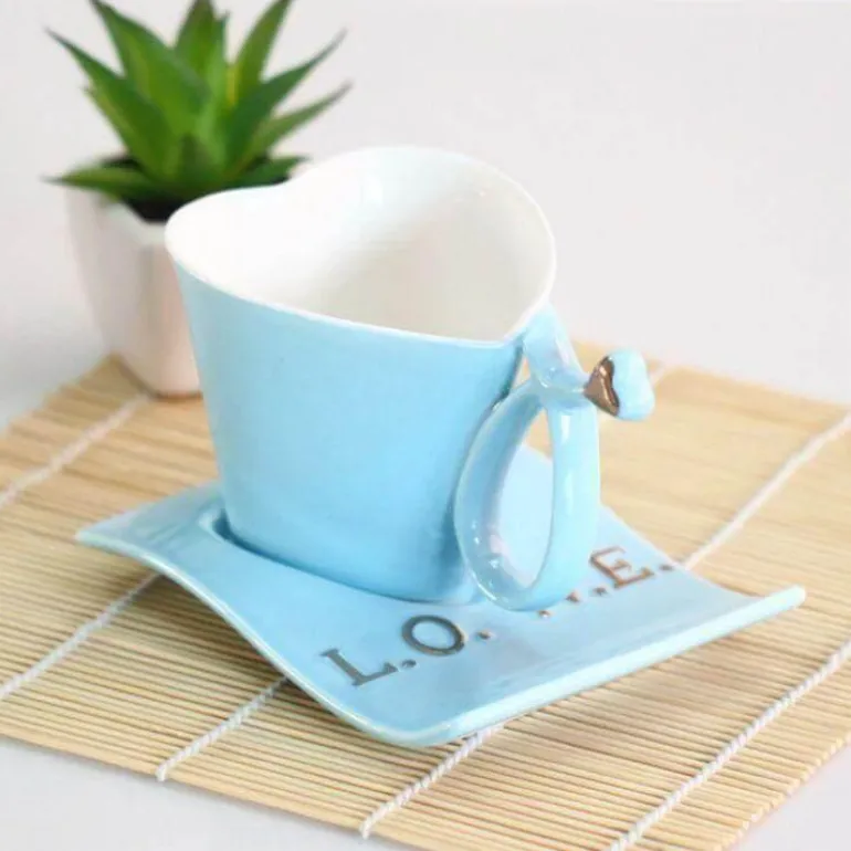 Herzförmige Kaffeetasse aus Keramik – süßes und stilvolles Trinkgeschirr