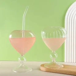 Herzförmiges Glasbecher-Set – Trinkgeschirr für romantische Paare