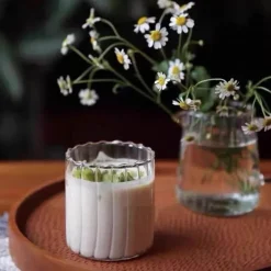 Hitzebeständiger geriffelter Glasbecher – nordisches Design für Wasser, Saft, Milch, Whisky