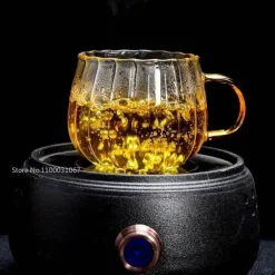 Hitzebeständiger gestreifter Glasbecher mit Henkel – süße Kaffeetasse fürs Homeoffice