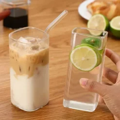 Hitzebeständiger Glasbecher – Deckel mit Strohhalm für Kaffee, Tee, Saft