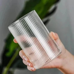 Hitzebeständiges Wasserbecher-Set aus gestreiftem Glas – transparentes Trinkgeschirr für Saft und Wein
