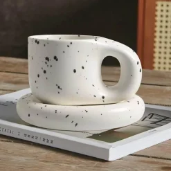 Ink Splash Keramikbecher-Set mit ovalem Teller – 400 ml Fassungsvermögen