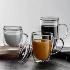 Isoliertes doppelwandiges Becherset – Bier-, Wein- und Kaffeebecher mit Deckel