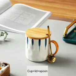 Japanische Keramiktasse mit Löffeldeckel – Elegante Teetasse