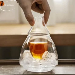 Japanisches Weinflaschen- und Becherset aus Glas mit Stövchen – elegantes Trinkgeschirr für besondere Anlässe