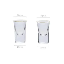 Japanisches Weinflaschen- und Becherset aus Glas mit Stövchen – elegantes Trinkgeschirr für besondere Anlässe