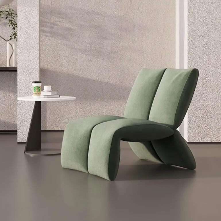 Jean Occasional Chair – Stilvoller gepolsterter Akzentstuhl