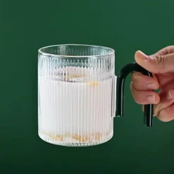 Kaffeebecher aus geriffeltem Glas – bunter, hitzebeständiger Griff