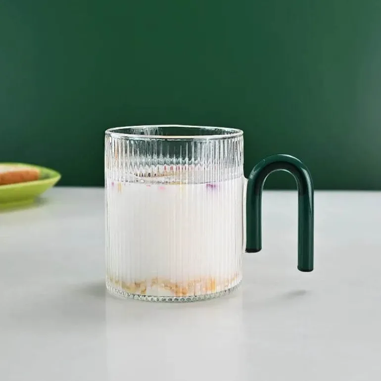 Kaffeebecher aus geriffeltem Glas – bunter, hitzebeständiger Griff