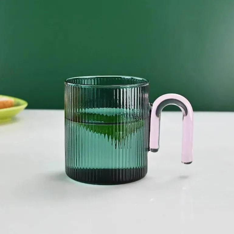 Kaffeebecher aus geriffeltem Glas – bunter, hitzebeständiger Griff
