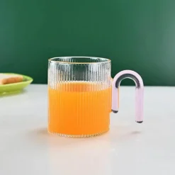 Kaffeebecher aus geriffeltem Glas – bunter, hitzebeständiger Griff