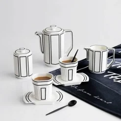 Kaffeeservice aus Keramik im koreanischen 2D-Art-Stil