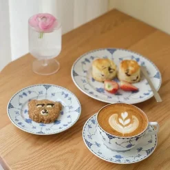 Kaffeeservice aus Keramik – Tasse, Untertasse, Zuckerdose, Milchkännchen, Teller