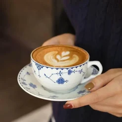 Kaffeeservice aus Keramik – Tasse, Untertasse, Zuckerdose, Milchkännchen, Teller