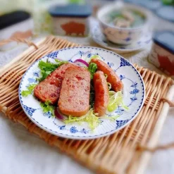 Kaffeeservice aus Keramik – Tasse, Untertasse, Zuckerdose, Milchkännchen, Teller