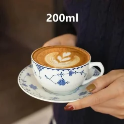Kaffeeservice aus Keramik – Tasse, Untertasse, Zuckerdose, Milchkännchen, Teller