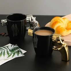 Kaffeetasse mit Revolvergriff – Einzigartige Tasse mit Waffenmotiv für Waffenliebhaber