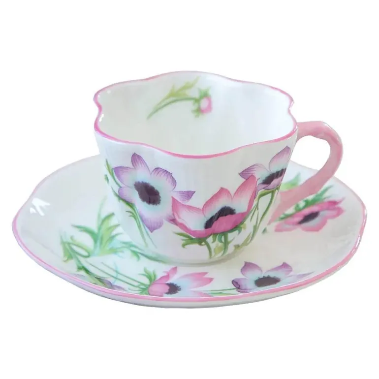 Kaffeetassen- und Untertassen-Set aus Bone China – elegantes Geschirr für das Home Office