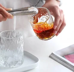 Kaffeetassen-Set aus geripptem Glas – elegantes Trinkgeschirr für heiße Getränke