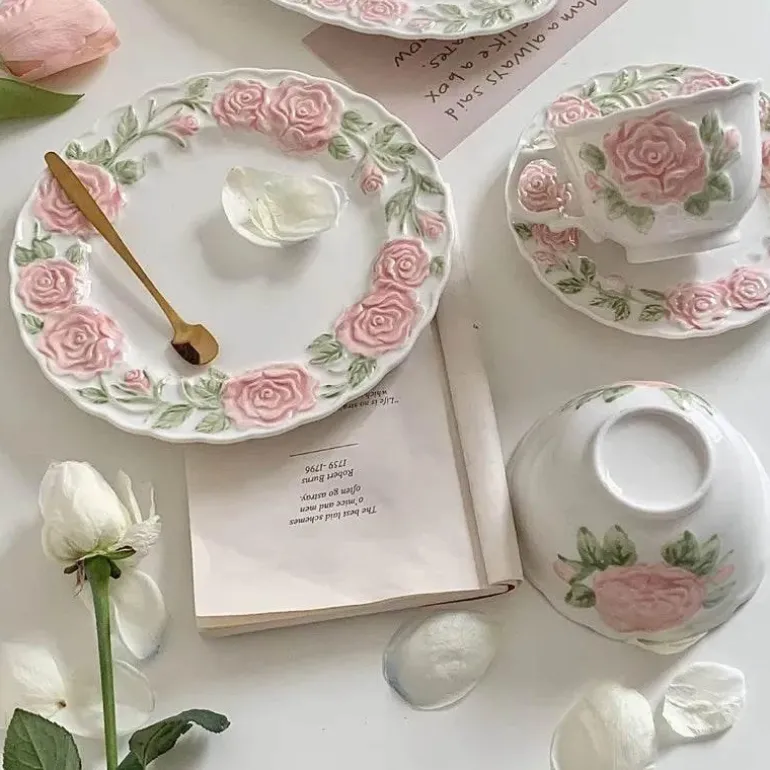 Kaffeetassen-Set mit rosa Rosen – elegantes Trinkgeschirr mit Blumenmuster für Partys