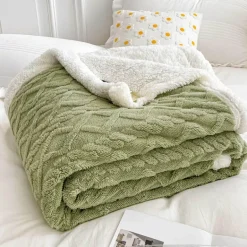 Karierte Überwurfdecke – Gemütlicher Wohndekor-Akzent