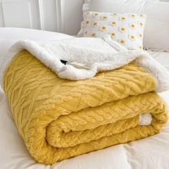 Karierte Überwurfdecke – Gemütlicher Wohndekor-Akzent