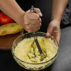 Kartoffelstampfer aus Edelstahl für geschmeidiges, cremiges Kartoffelpüree