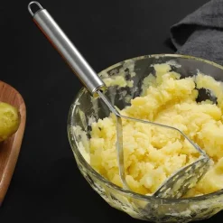 Kartoffelstampfer aus Edelstahl für geschmeidiges, cremiges Kartoffelpüree