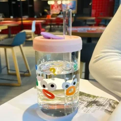 Kawaii Bubble Tea Cup - 550 ml süßes Trinkgeschirr mit Deckel und Strohhalm