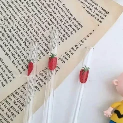 Kawaii Erdbeergläser-Tasse - Süßer klarer Saftbecher mit Strohhalmen