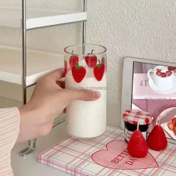Kawaii Erdbeergläser-Tasse - Süßer klarer Saftbecher mit Strohhalmen