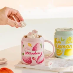 Keramikbecher in Fruchtform mit Strohhalmdeckel – süßes koreanisches Design