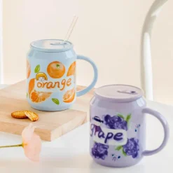 Keramikbecher in Fruchtform mit Strohhalmdeckel – süßes koreanisches Design