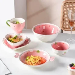 Keramikgeschirr-Set – handbemalter rosa Erdbeer-Liebesschüssel-Teller