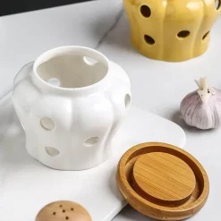 Keramik-Knoblauchbehälter mit Deckel – hohles, durchbrochenes Vorratsglas für frischen Knoblauch